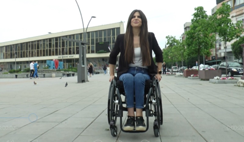Чачанка Кристина Грбовић поучена својим искуством апелује „На матуру без аутомобила”